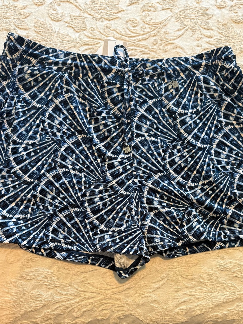 Tommy Bahama Navy and White High-Waist Drawstring Swim Cover Up Shorts L